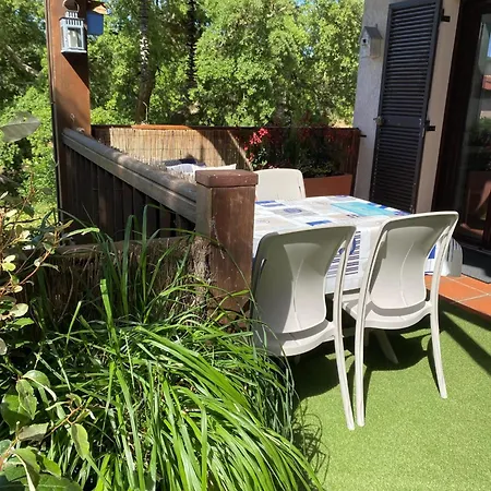 A Saint-julien 40 M² Avec Vue Jardin Apartmán