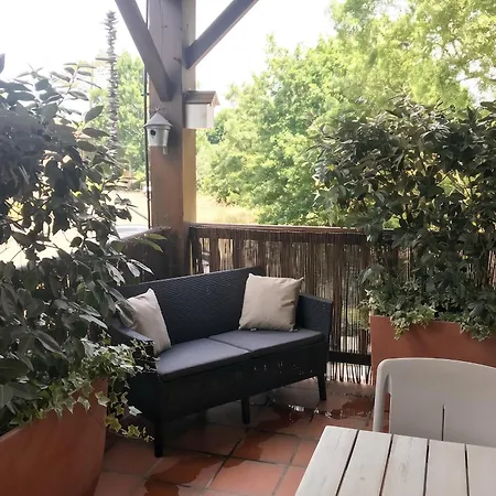 A Saint-julien 40 M² Avec Vue Jardin Apartmán